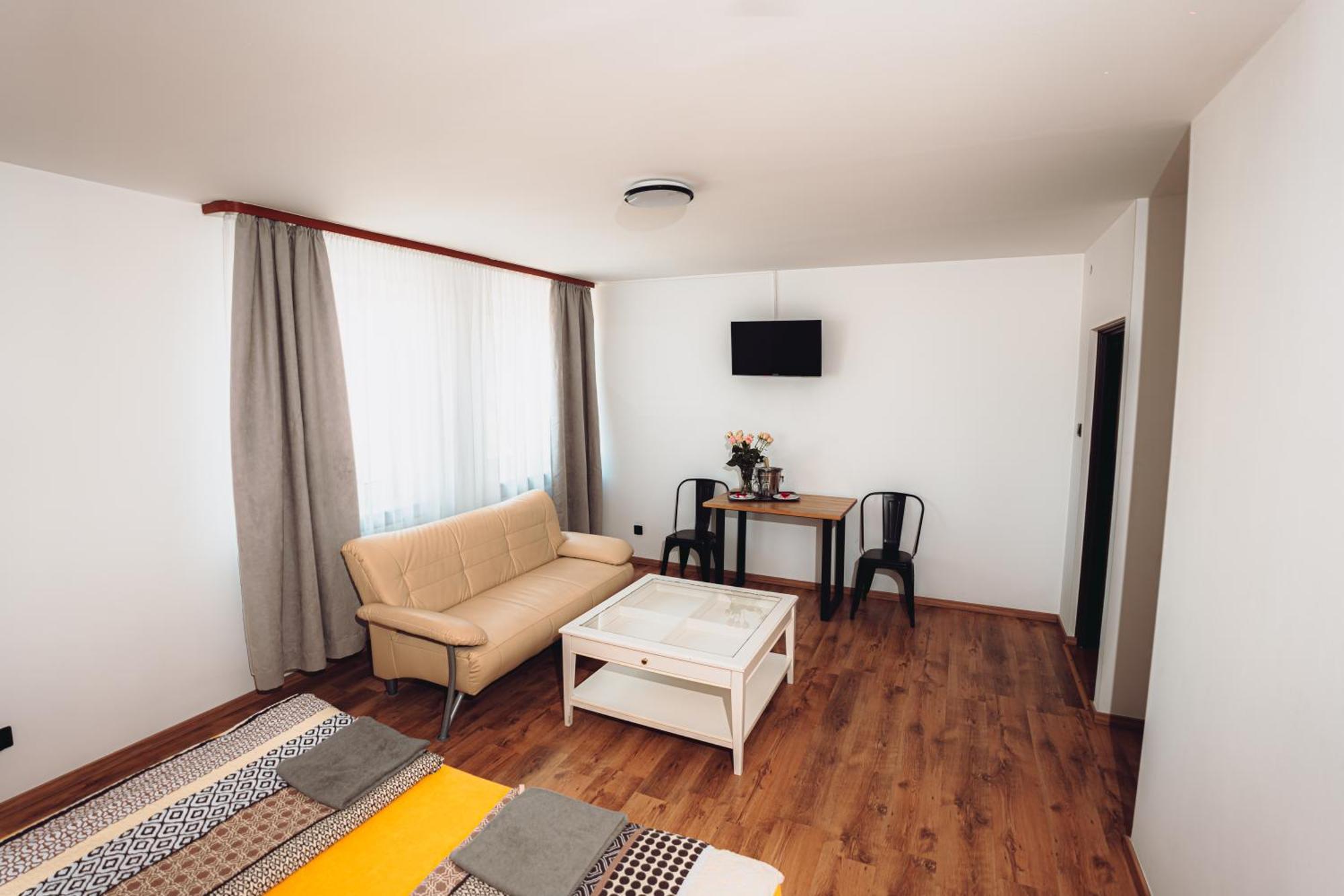 Kalwados Hotel Radzymin Exterior photo